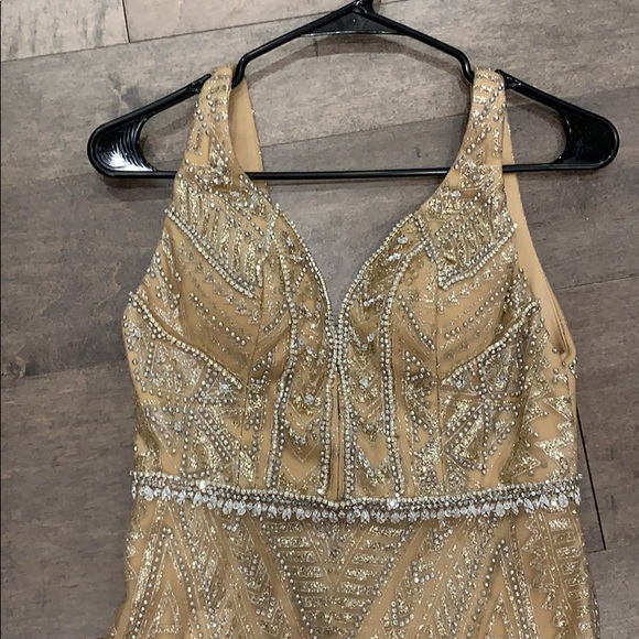 Gold jewel gown - Picture 3 of 6